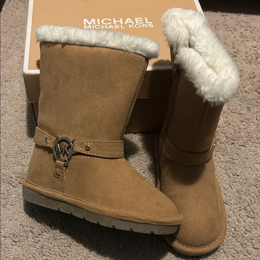 Michael Kors Camel Boots with White Fur Trim
